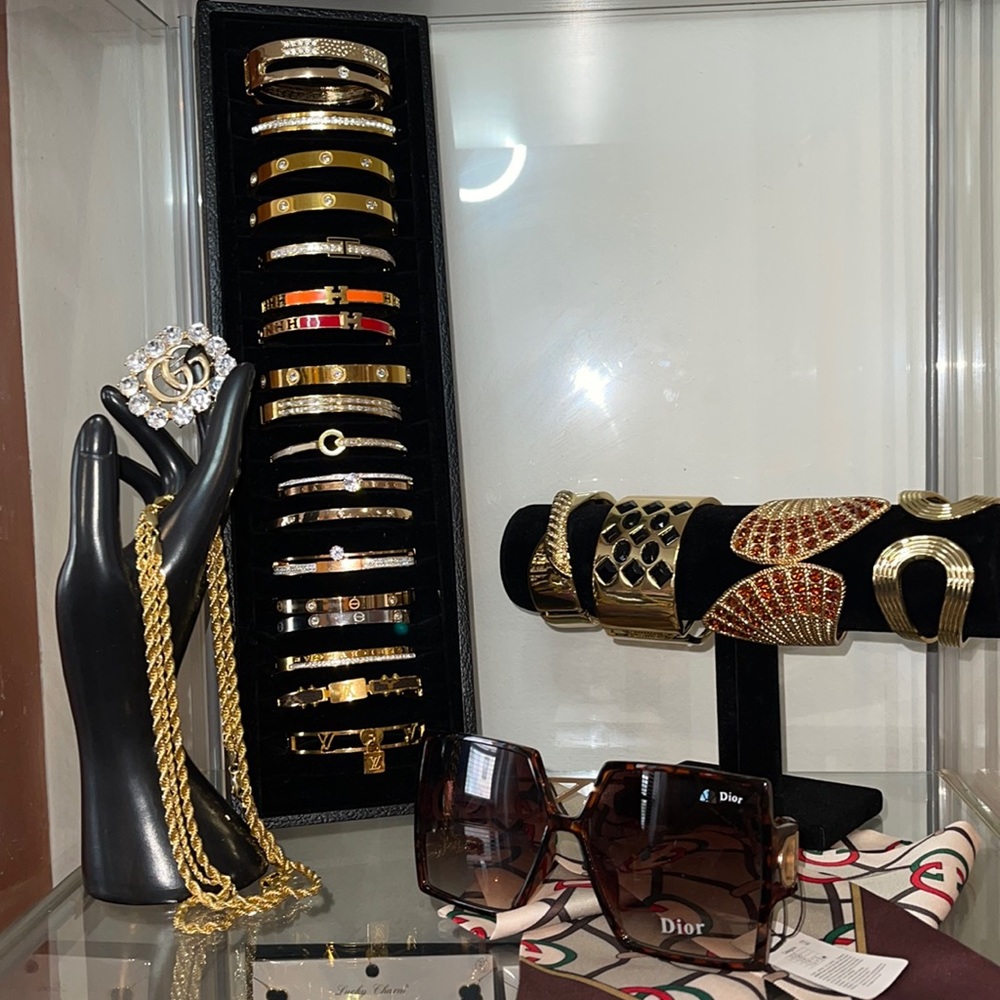 Showcase Displays ✨ Please Read the Description ✨Inspired in different brands ✨